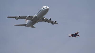 Rusya'da Zafer Günü provası: 'Kıyamet uçağı' da sergilendi