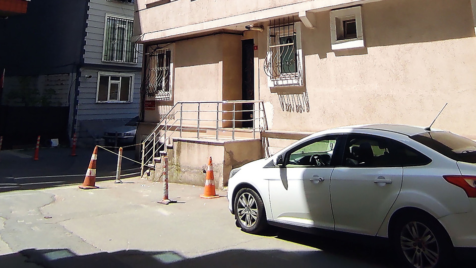 Satış müdürünü jiletle öldürdüler!