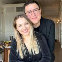 'Evlilikte 4, sevgililikte 22. yılımız kutlu olsun'