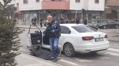 Kırmızı ışıkta beklerken kanlı infaz!