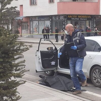 Kırmızı ışıkta beklerken kanlı infaz!