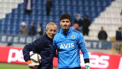 Altay Bayındır göz dolduruyor