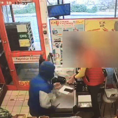 İstanbul'da yaşandı! Bıçaklı soygun!