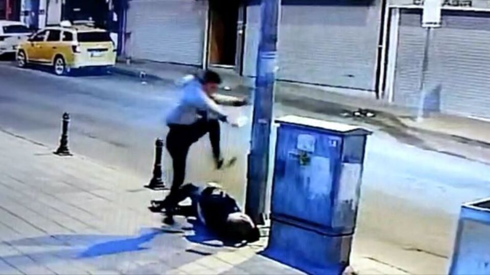 Defalarca bıçaklayıp başını tekmeledi! Trafikte dehşet!