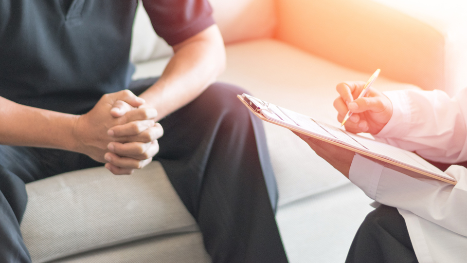 İltihaplı omurga romatizması her yaşta görülebilir