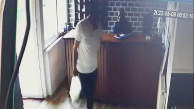 İki kadına termosta sakladığı asidi döktü!