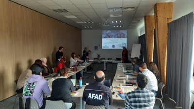 SMA hastası çocuklar için hazırlanan 'hayata birlikte tutunalım' proje faaliyetleri Fransa'da devam ediyor