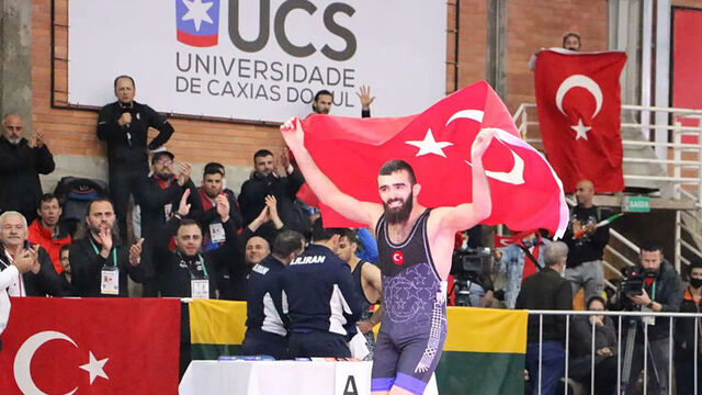 Milli güreşçiden altın madalya