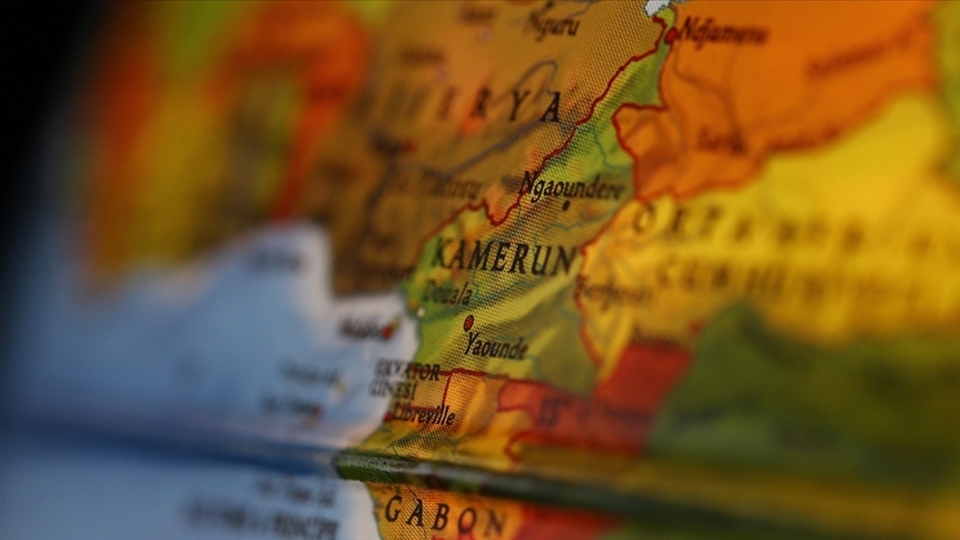 Kamerun'da 11 mürettebatlı jet düştü