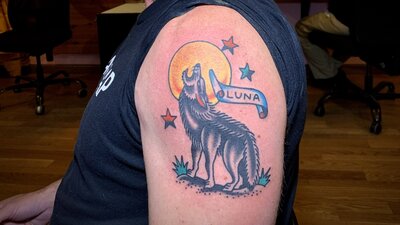 LUNA dövmesi alay konusu oldu