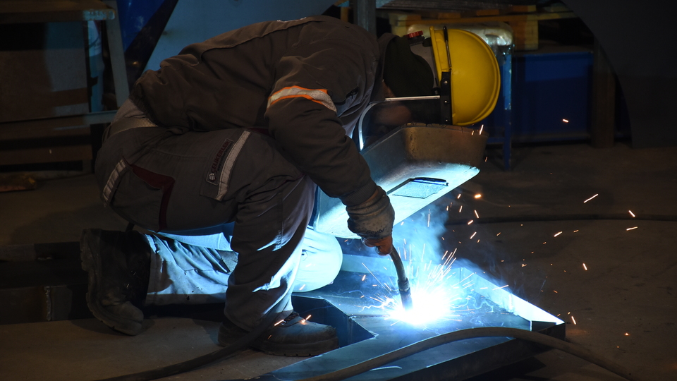 Sanayi üretimi yıllık yüzde 9.6 arttı