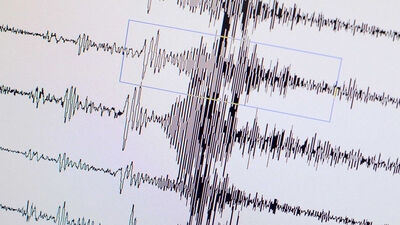İzmir'de korkutan deprem