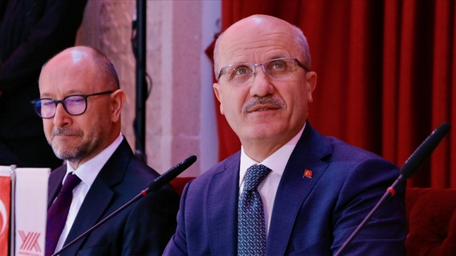 YÖK Başkanı Özvar'dan uzaktan eğitim açıklaması