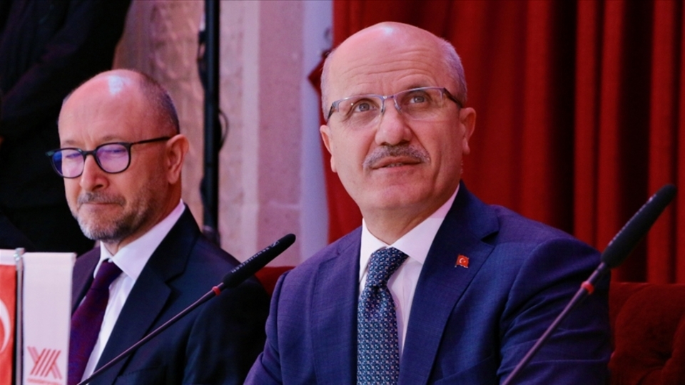YÖK Başkanı Özvar'dan uzaktan eğitim açıklaması