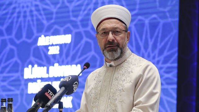 "Dijital sosyalleşme, aile kurumunu erozyona uğratıyor"