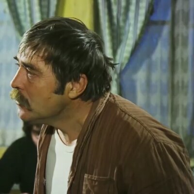 Daktilosunun başında vefat etti