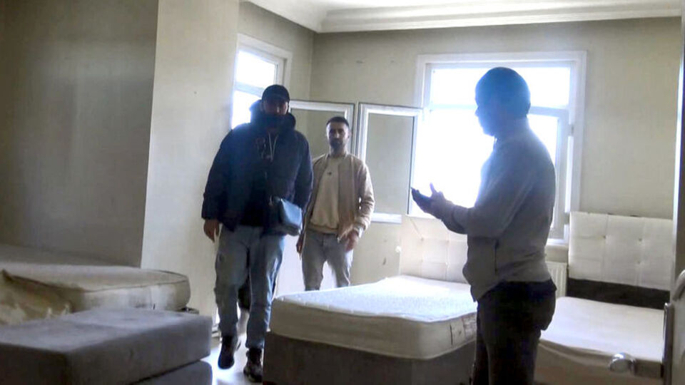 'Pes' dedirten anlar! Öğrenir öğrenmez kapıya dayandı