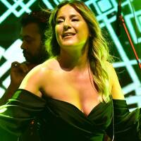 "Yeni şarkı çok beğenildi"