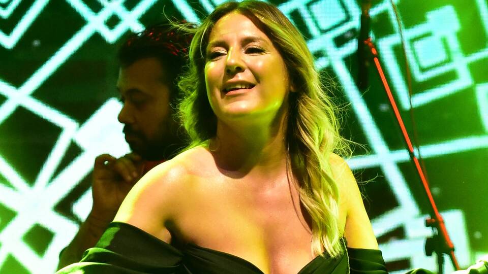 "Yeni şarkı çok beğenildi"