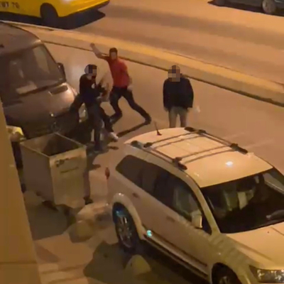 İkiz kardeşlere amca dayağı! Sopalarla dövdüler