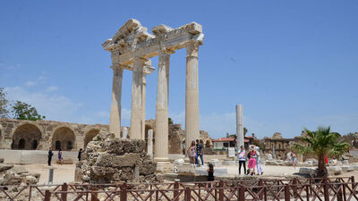 Side Antik Kenti'nde yeni eserler gün yüzüne çıkarılıyor