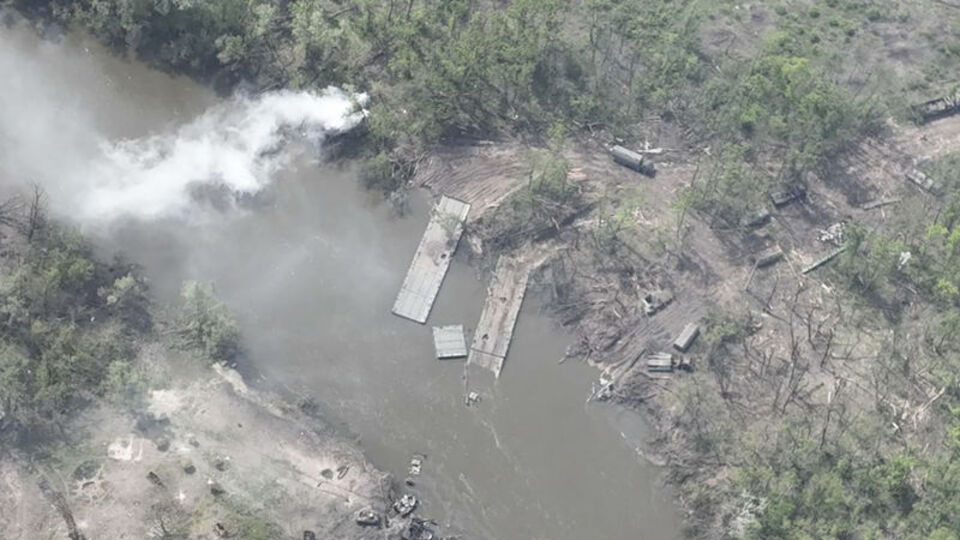 Ukrayna, Rus güçlerini engellemek için köprüyü havaya uçurdu