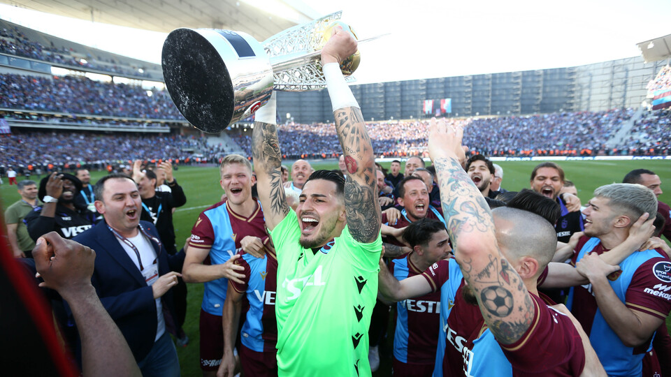 Trabzonspor, tarihi puan peşinde