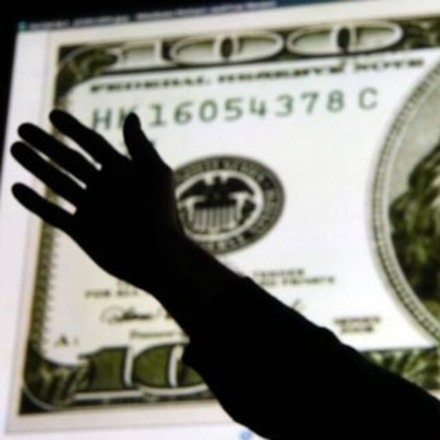 Dolar aylar sonra 15.80'i aştı
