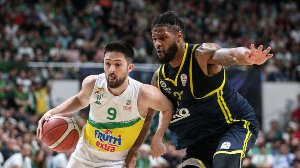 Frutti Extra Bursaspor seriyi eşitledi!