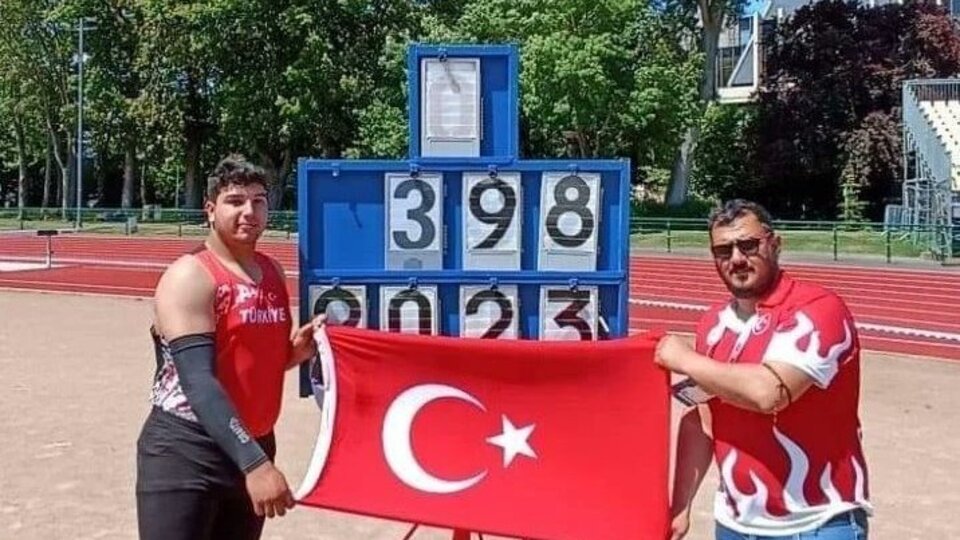 Ali Peker'den altın madalya