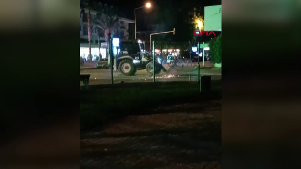 Bunu da gördük! İş makinesi ile drift yaptı