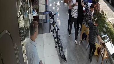 Köprücük kemiğini kırdılar! Doktora feci darp!