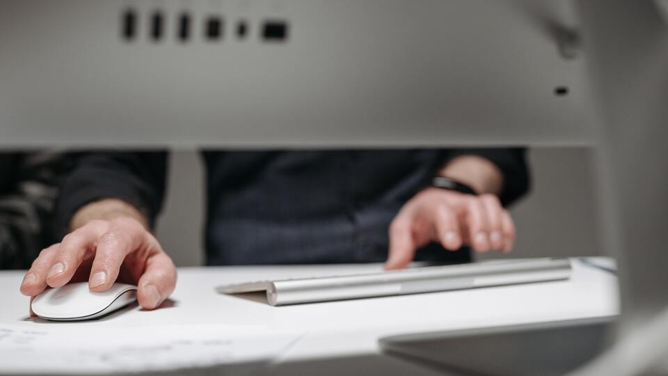 Omuz hareketiniz sizi ele verebilir!