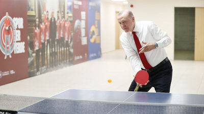 Cumhurbaşkanı Erdoğan masa tenisinde raket tutuşunu anlattı