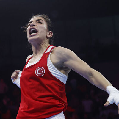 Ayşe Çağırır'dan altın madalya!