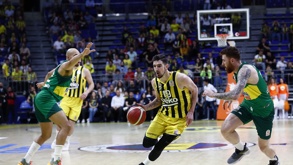 Fenerbahçe Beko ligde yarı finale yükseldi