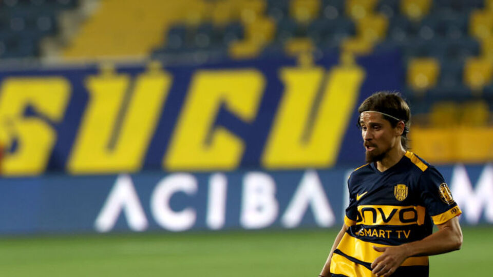 Tiago Pinto futbolu bıraktı