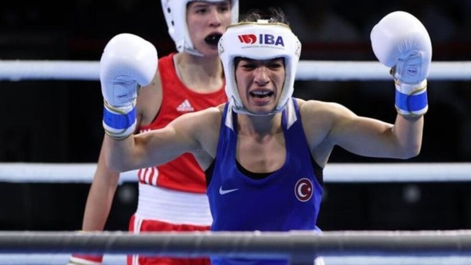 Milli boksör Ayşe Çağırır kimdir?