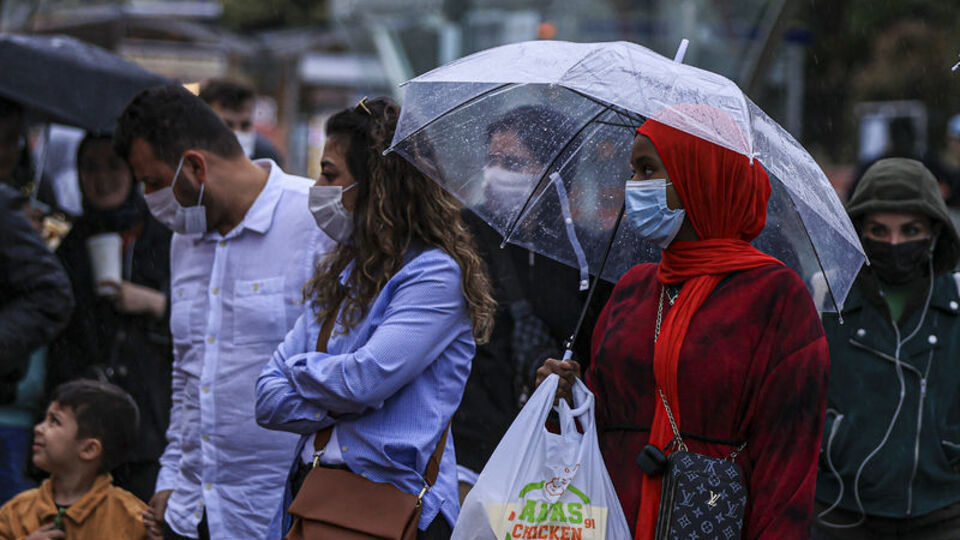 Sağanak uyarısı! Sıcaklıklar batıda artıyor, doğuda düşüyor
