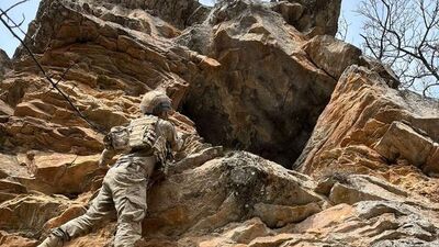Komandolar Tunceli dağlarını ablukaya aldı