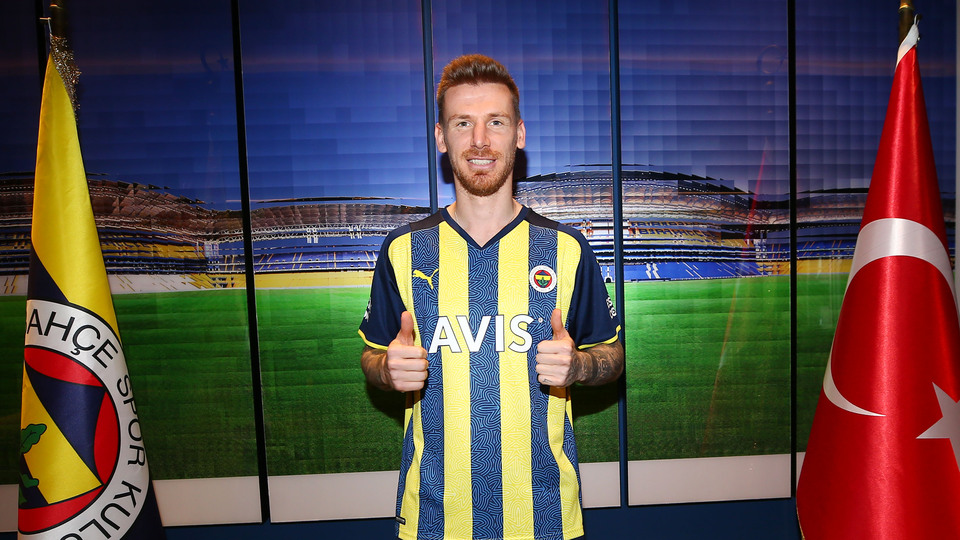 Fenerbahçe'de imza resmen açıklandı!