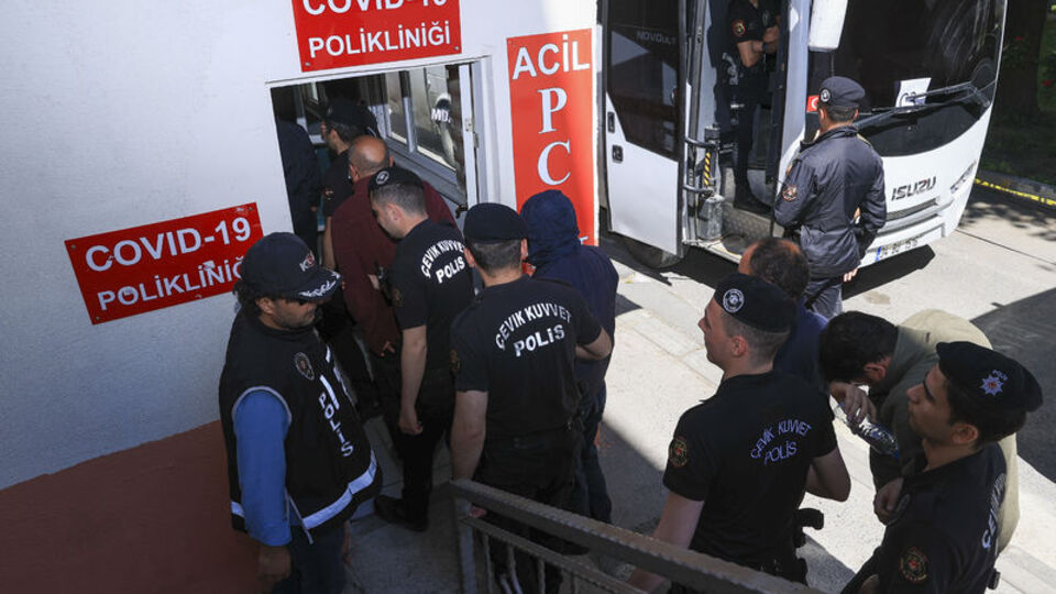 Kadıköy'deki rüşvet operasyonunda 32 tutuklama
