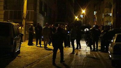 Düğünde gürültü uyarısı! Polisler yaralandı!