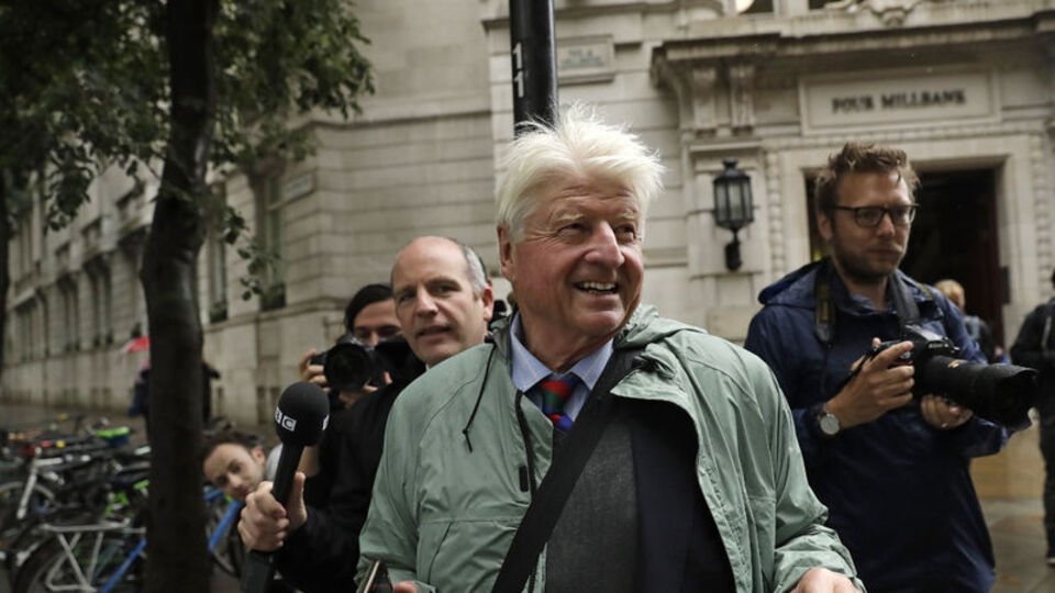 Johnson'ın babası Fransız vatandaşlığına geçti