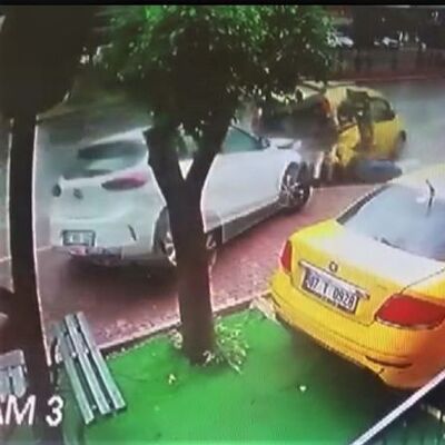 Taksiyi temizliyordu! Yaşam savaşı veriyor