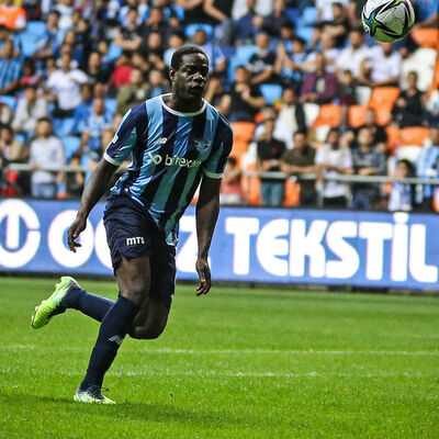 Balotelli tarihe geçti!