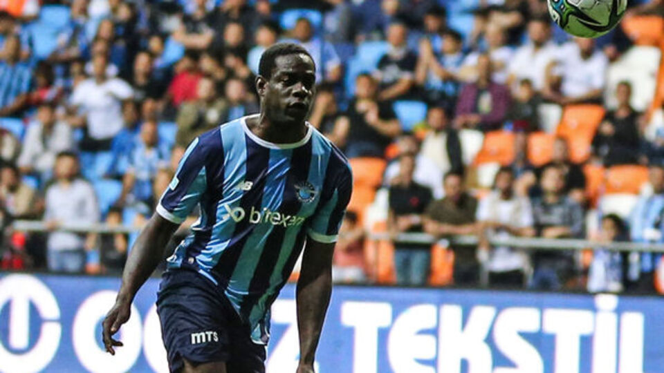 Balotelli tarihe geçti!