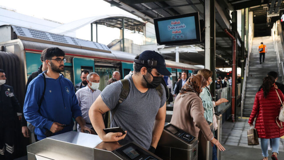 İstanbul'un yeni banliyö hattında seferler başladı