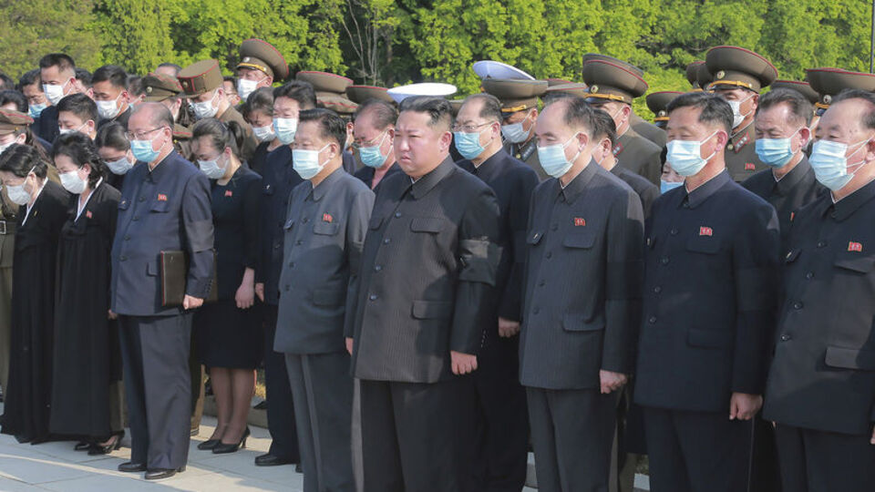 Kuzey Kore'de salgın alarmı yaşanırken dikkat çeken görüntü