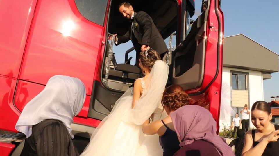 Damadın sıra dışı konvoyu pahalıya patladı